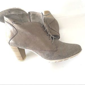 Dorking women’s booties .